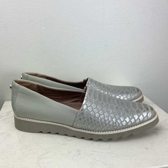 DONALD J. PLINER BALI MO Snakeskin Embossed Metallic Front Slip On Loafers - Picture 2 of 14